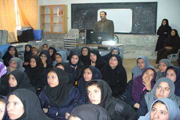 برگزاری سه دوره کلاس آموزشی بیماری مشترک و نظارت بهداشتی دامپزشکی در سطح مدارس شهرستان اسفراین