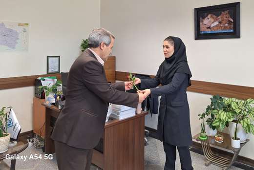 حضور مدیر کل دامپزشکی خراسان شمالی در اتاق بانوان شاغل در دامپزشکی استان بمناسبت تبریک میلاد با سعادت حضرت فاطمه زهرا س روز مادر و زن