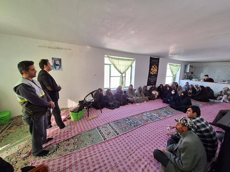 کلاس آموزشی آشنایی بابیماریهای دام و مشترک بین انسان و دام درروستای کواکی شهرستان فاروج