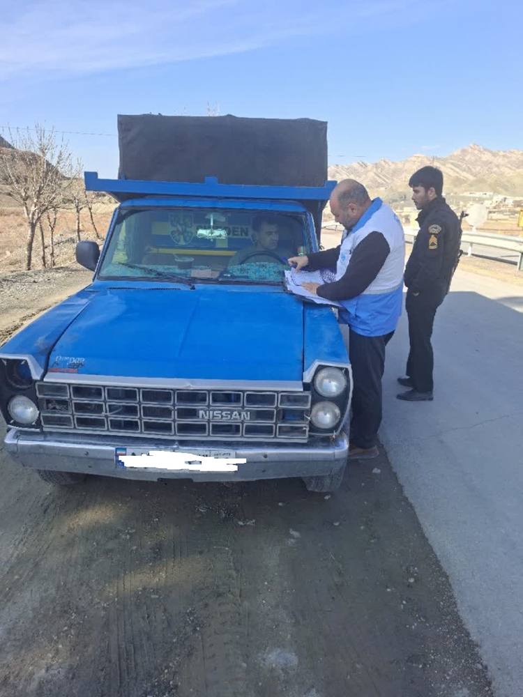 برگزاری گشت مشترک قرنطینه جاده ای با همکاری نیروی انتظامی در محور پاسگاه تنگه ترکمن شهرستان رازو جرگلان